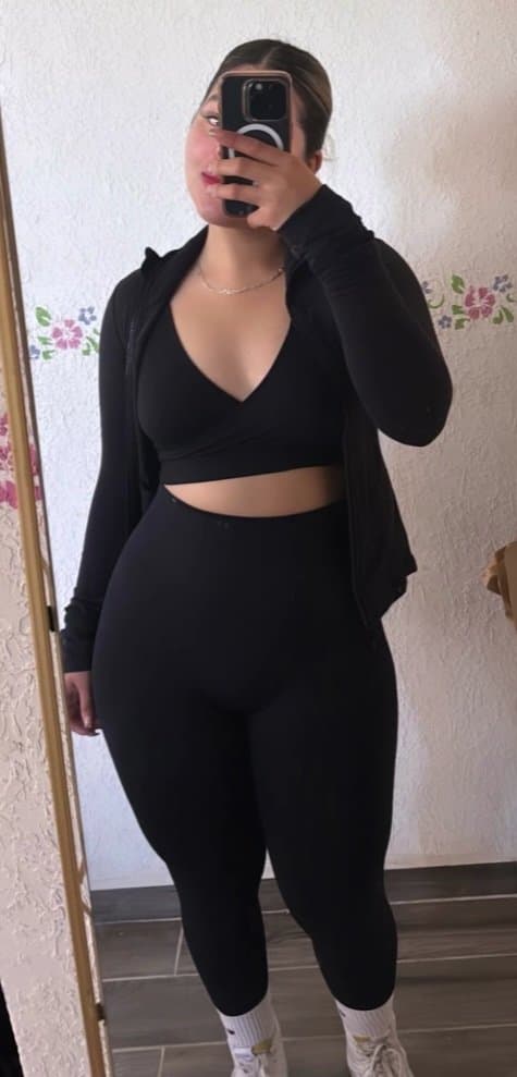 Click to view full size Bffs?❤️