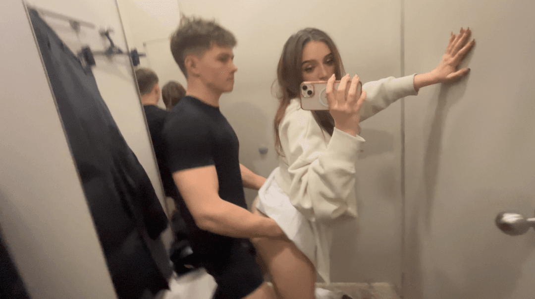 Teen blowjob in public changing room ending in facial, doggystyle. Repost = Full video in DMs