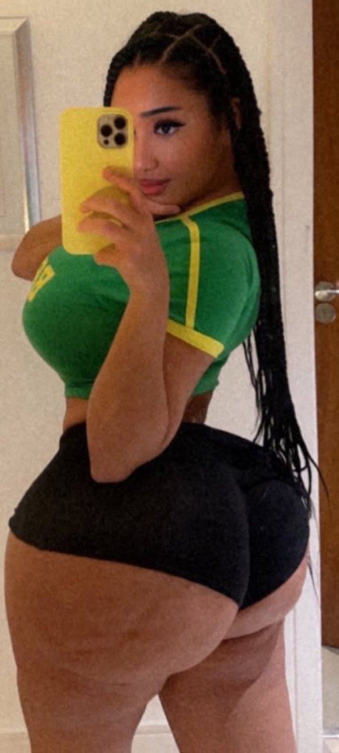 Dm me to tribute my young 27 year old (built for porn) auntie. ?‍??