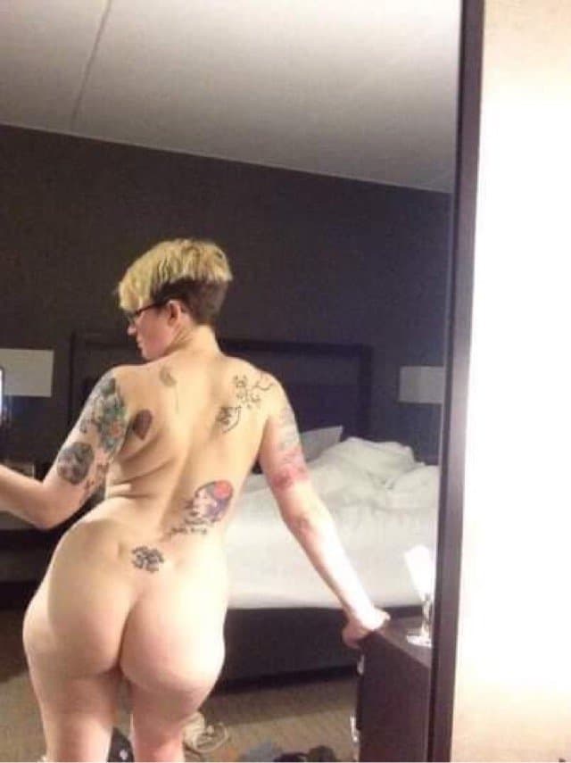 Even dykes need that expo ?