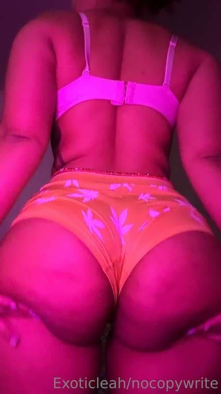 Click to view full size Half black and half white bad bitch