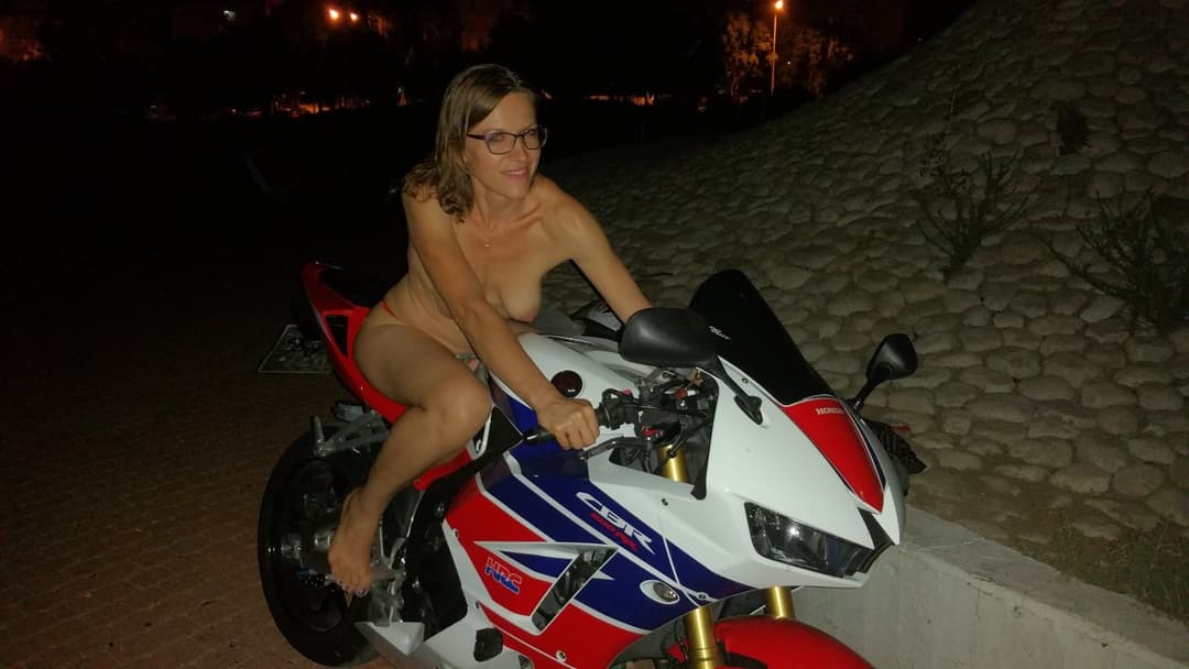 Boss on Bke Fucks Irina Secretary