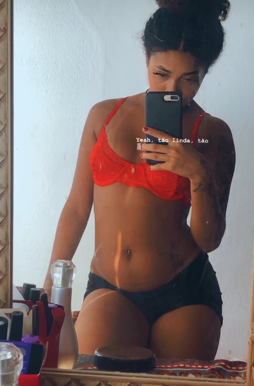 Linda morena bundinha linda