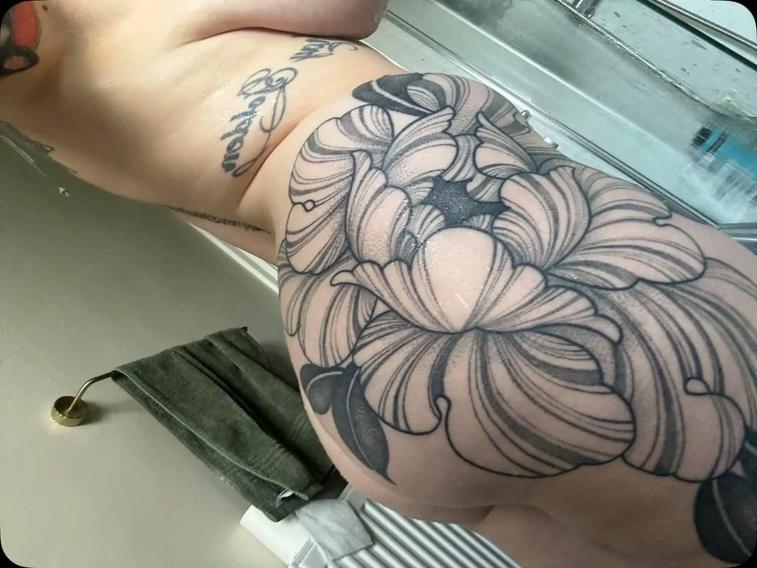 More of Ivy Moore & her new ass tatt