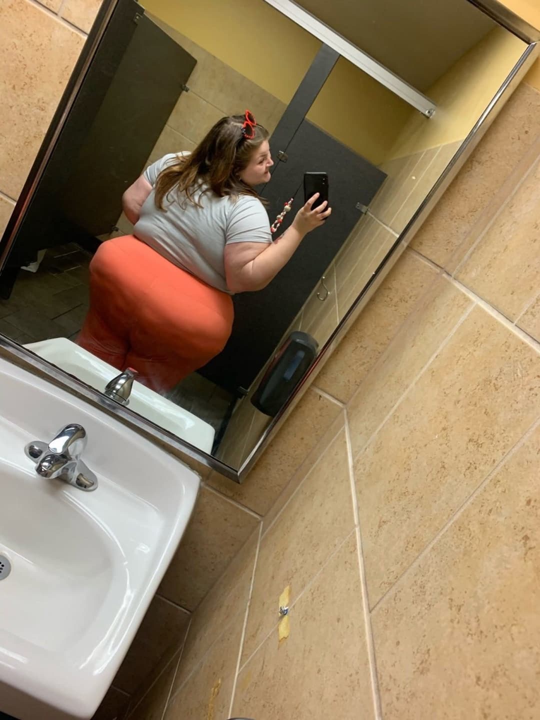 MASSIVE HUGE PAWG SSBBW BBW HUGE THICK BIG ASS GOONER MATERIAL