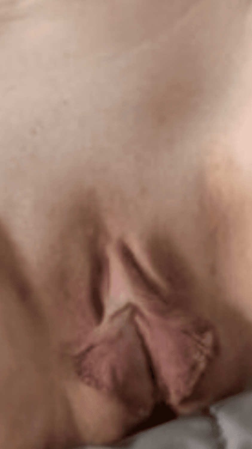 Whore is packing insane cunt flaps. Elephant ears. Magnificent!