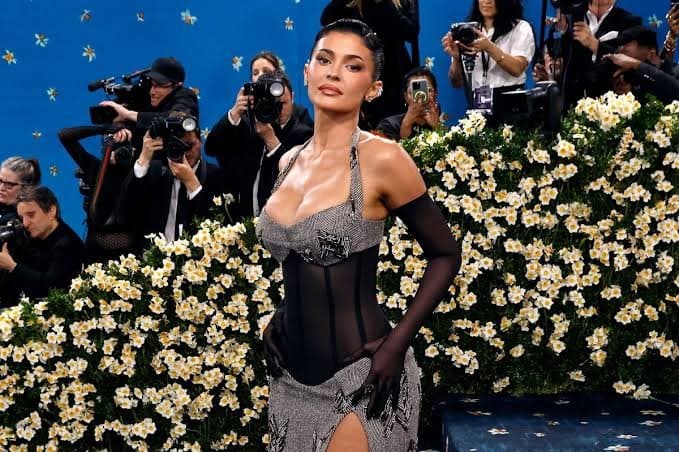 Kylie BTS groped at public Event Hot Sex AI ???