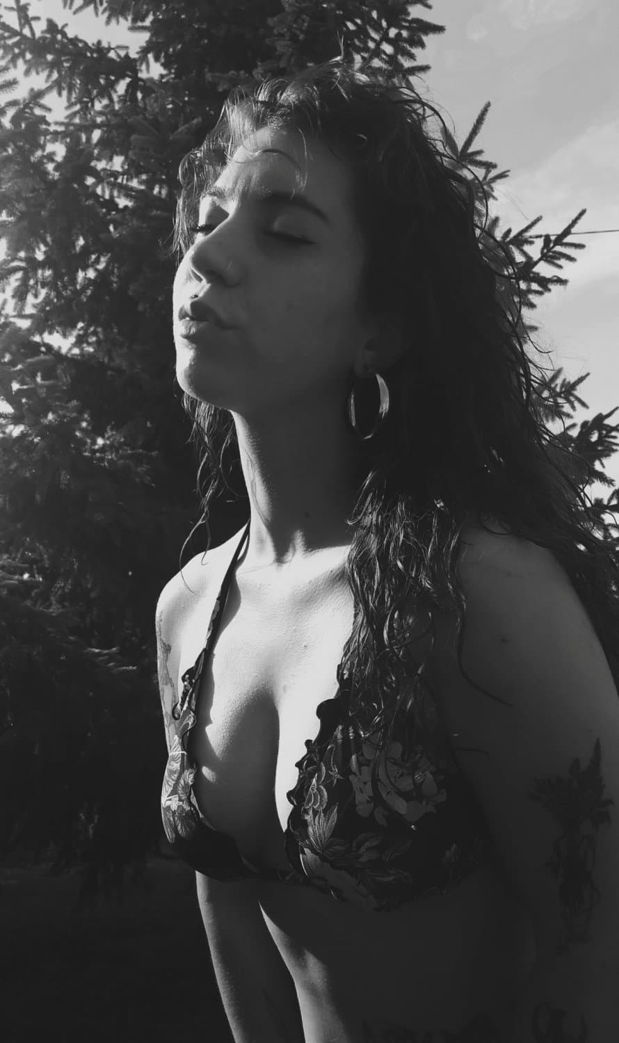 Please someone blast my sister in cum ?