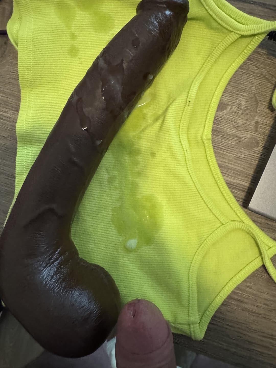 Ischelle Cum on her clothes