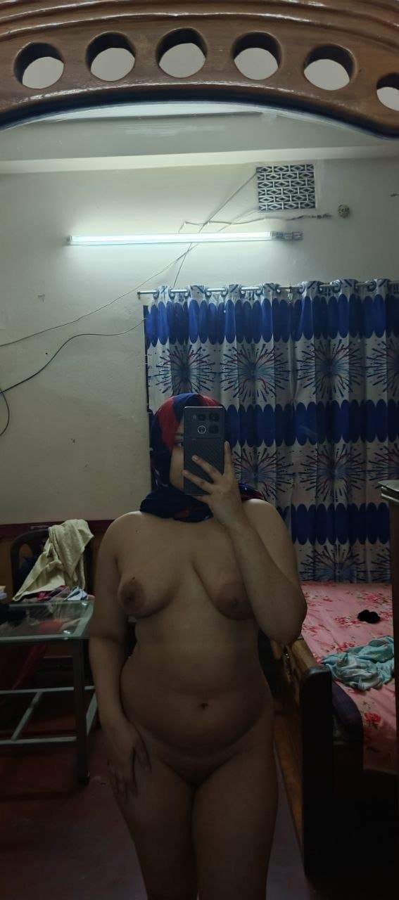 sexy Indian figure Hijab cute and sexy face giving blowjob and getting fucked leaked pics