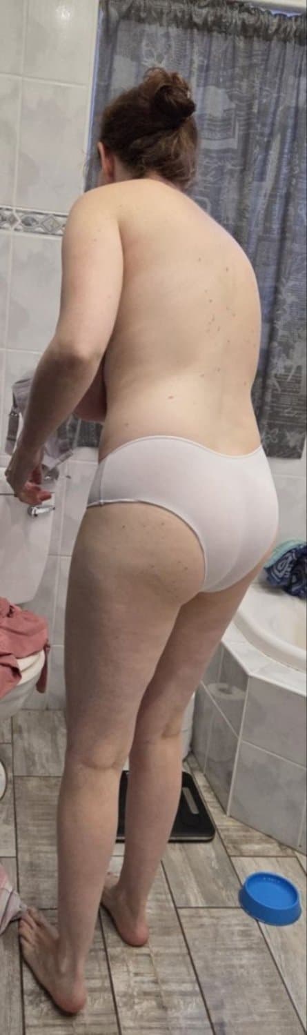 Hot wife with some commentary from her husband