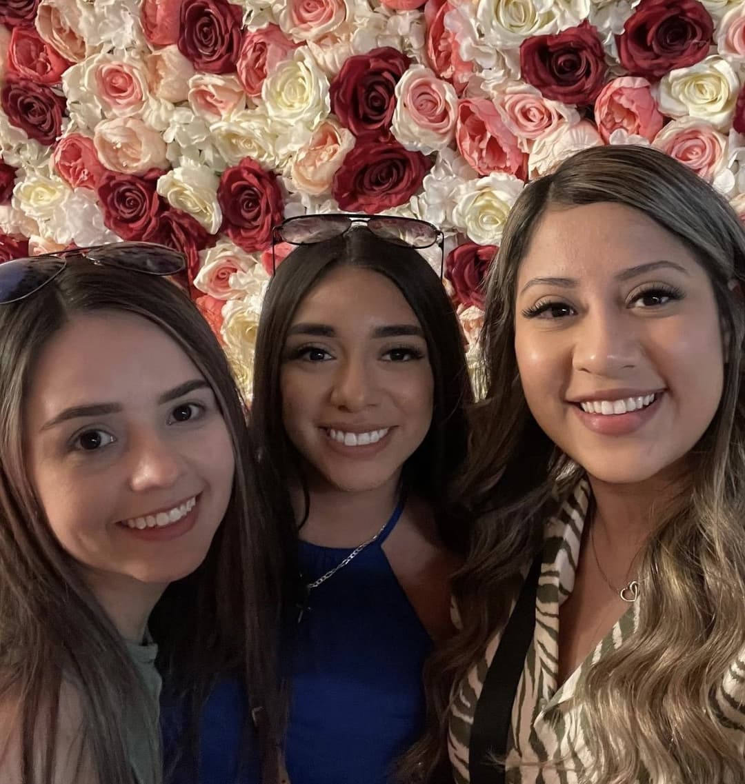 Click to view full size Latina with best legs and beautiful face no pull out game