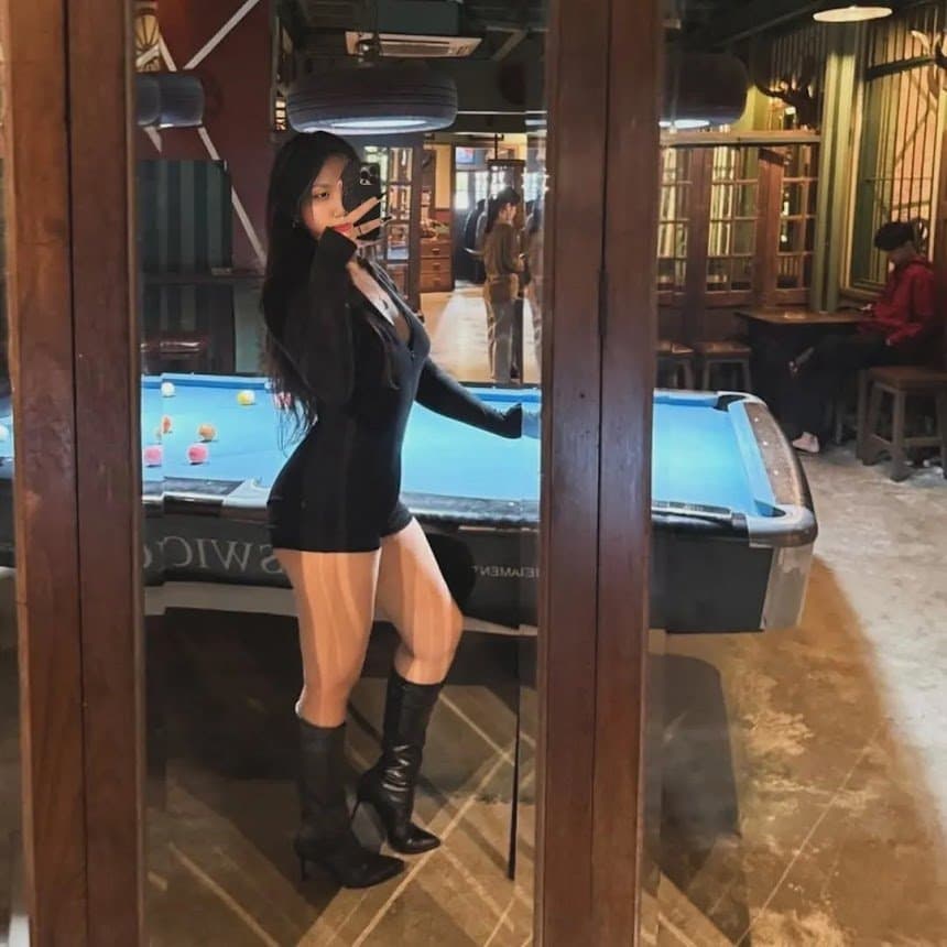 Your favorite naughty MILF-in-training ?Big girl energy only