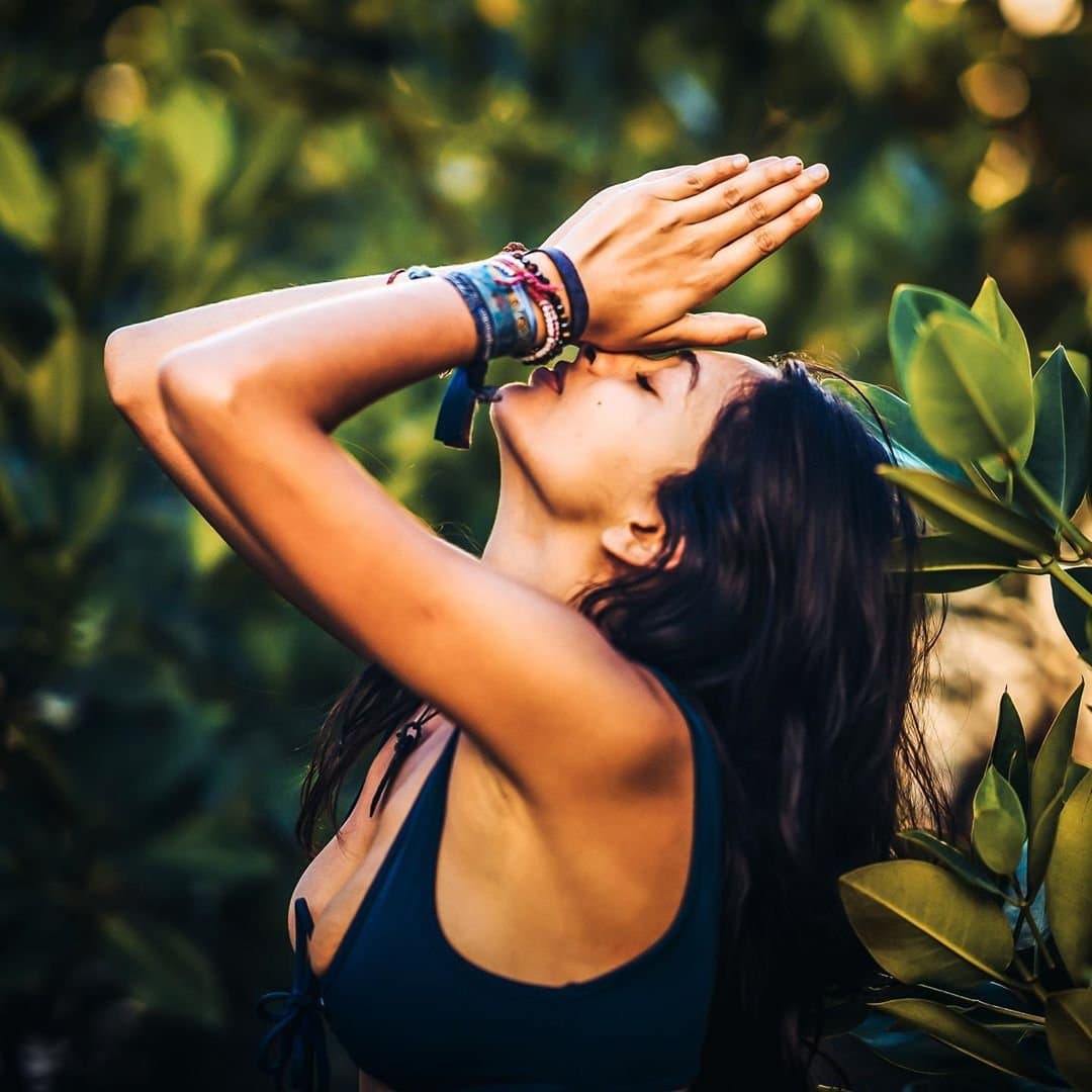 Influencer Hippie Queen with Natural Sexy Saggy Tits