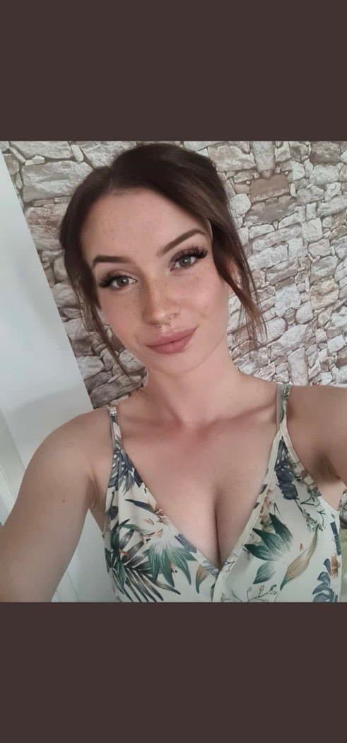 Busty analslut Jasmin