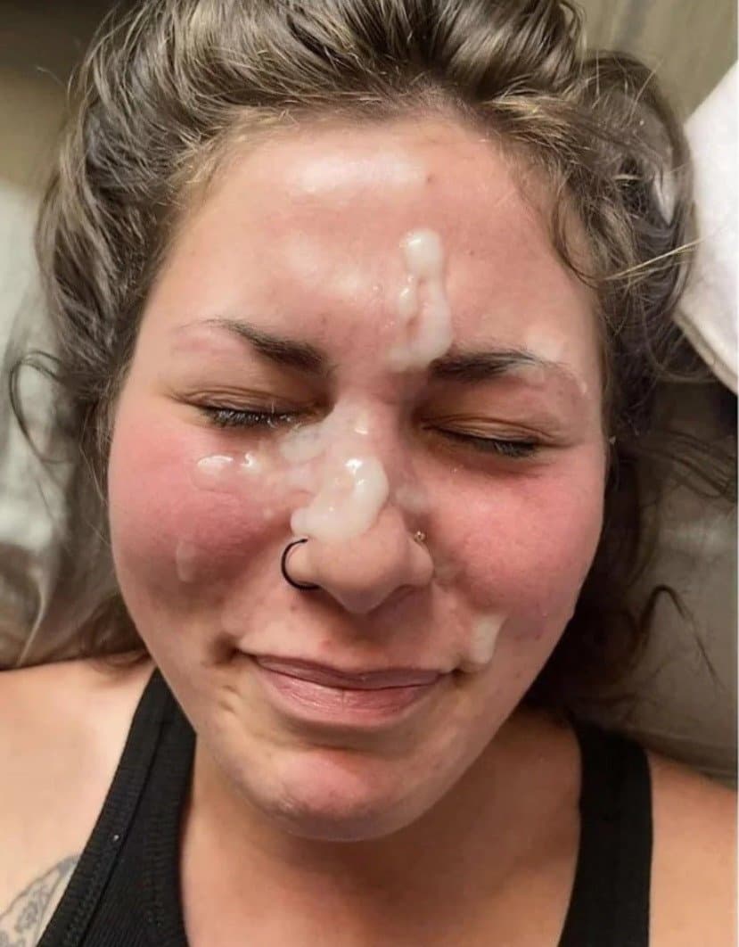 Delivery driver makes herself useful. Give her a back door delivery