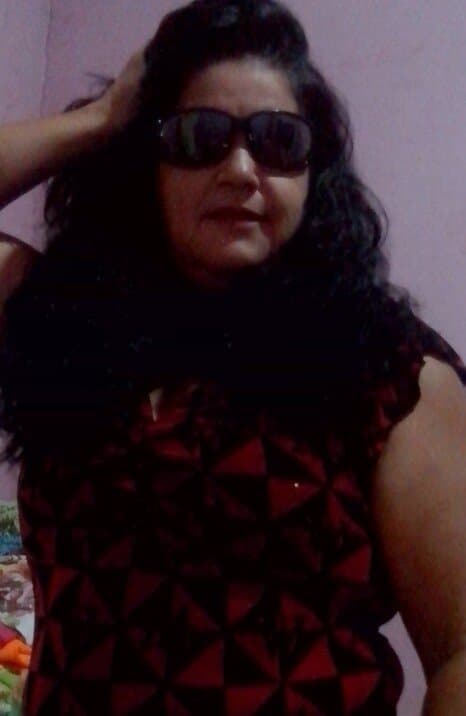 Tia Neide me pediu pra levar ela no motel para ela tirar umas fotos sexy .Eu devia ter comido ela?