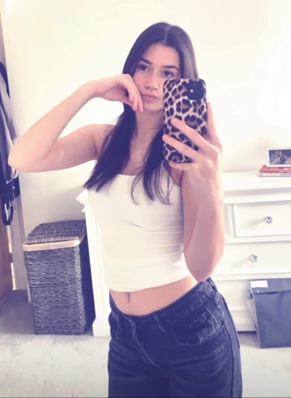 18yo Annabel loves to show off her teen body ;)