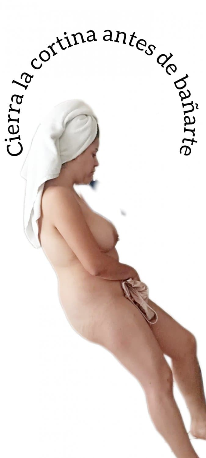 Putita tetona cambiándose espiada , spying on a big titted slut changing clothes