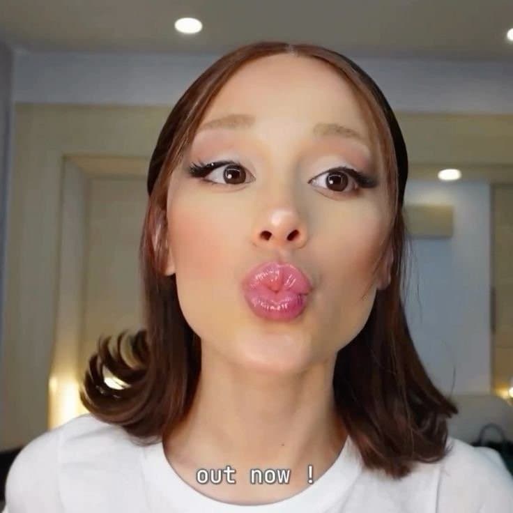 More Ariana Grande face/lips porn to goon to ?