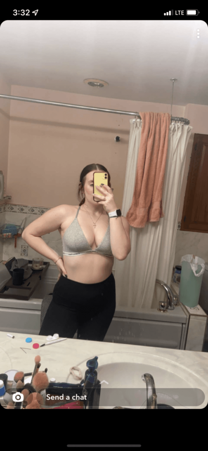 Amateur College Teen Sends Selfies to Frat Boy Fuckboi