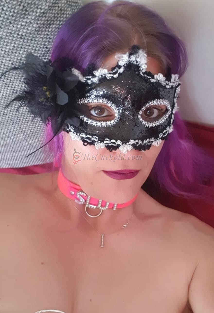 Amateur Italian wife takes part in orgies