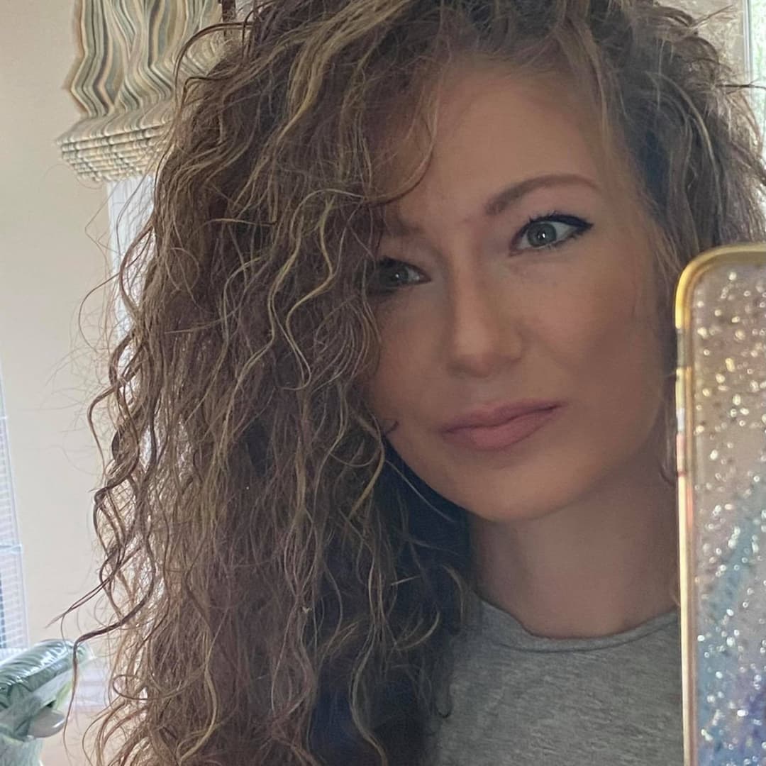 As her friend watches off screen, Shayle goes on the G G W bus to get naked and play with her pussy