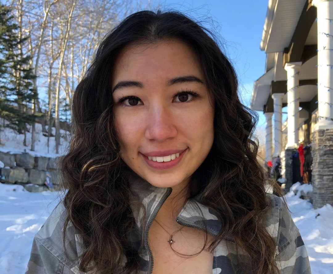 Makenna, 23yo, canada, masters uni student, DD-cups, 100cm hip, 70cm waist, 5’6”