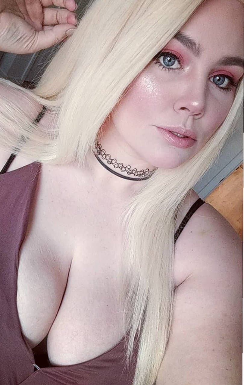 Goth slut Maud 29yo with very big boobs wants a cum shower. For same treatment my Kik in comments