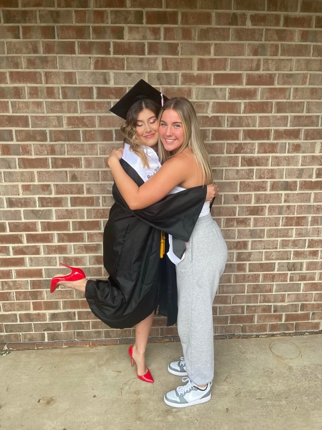 Blonde gym rat begs for cum inside of her & finally gets all of it “It’s so warm.”