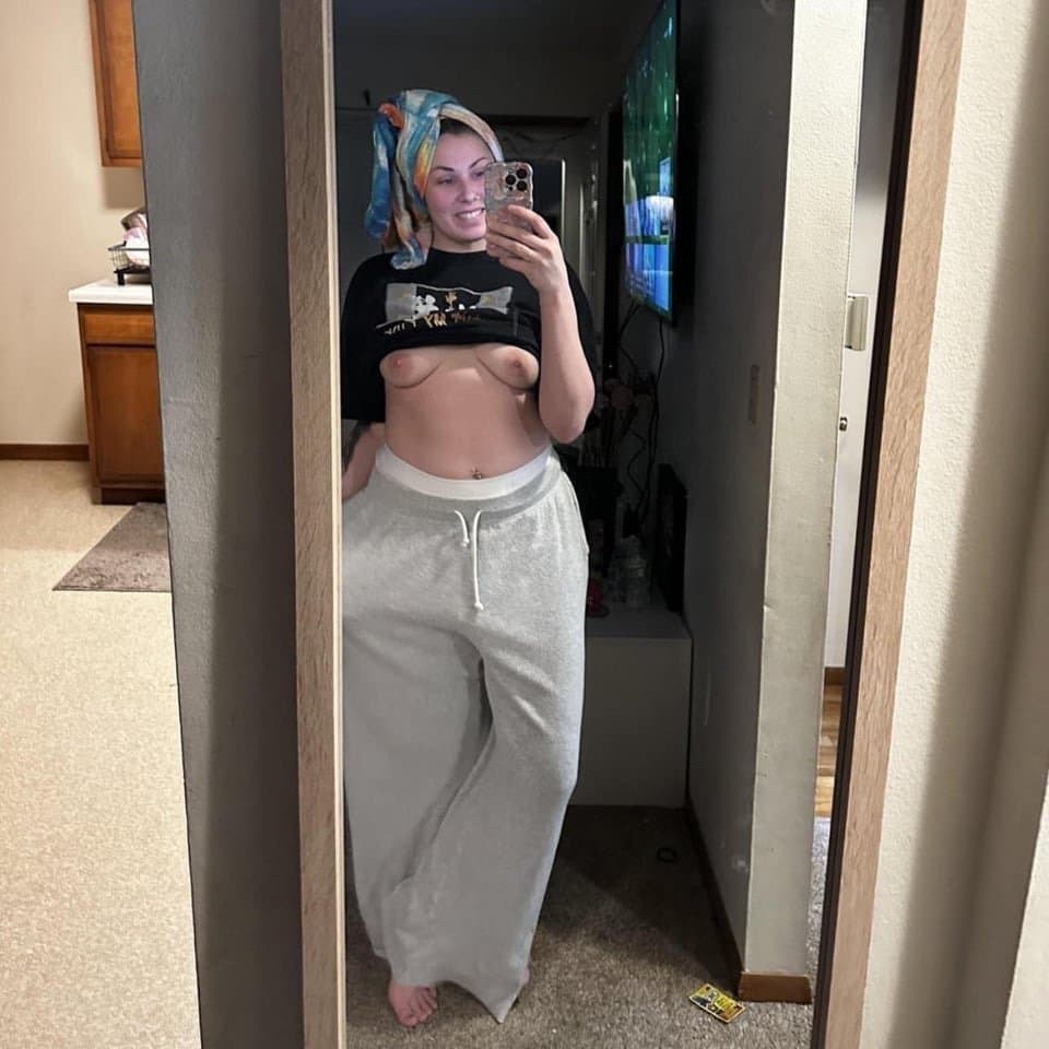 Britt, Fed Ex Slut sucking cock