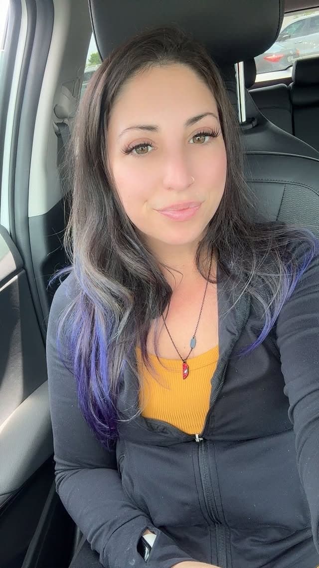 Hot busty single mom Gail