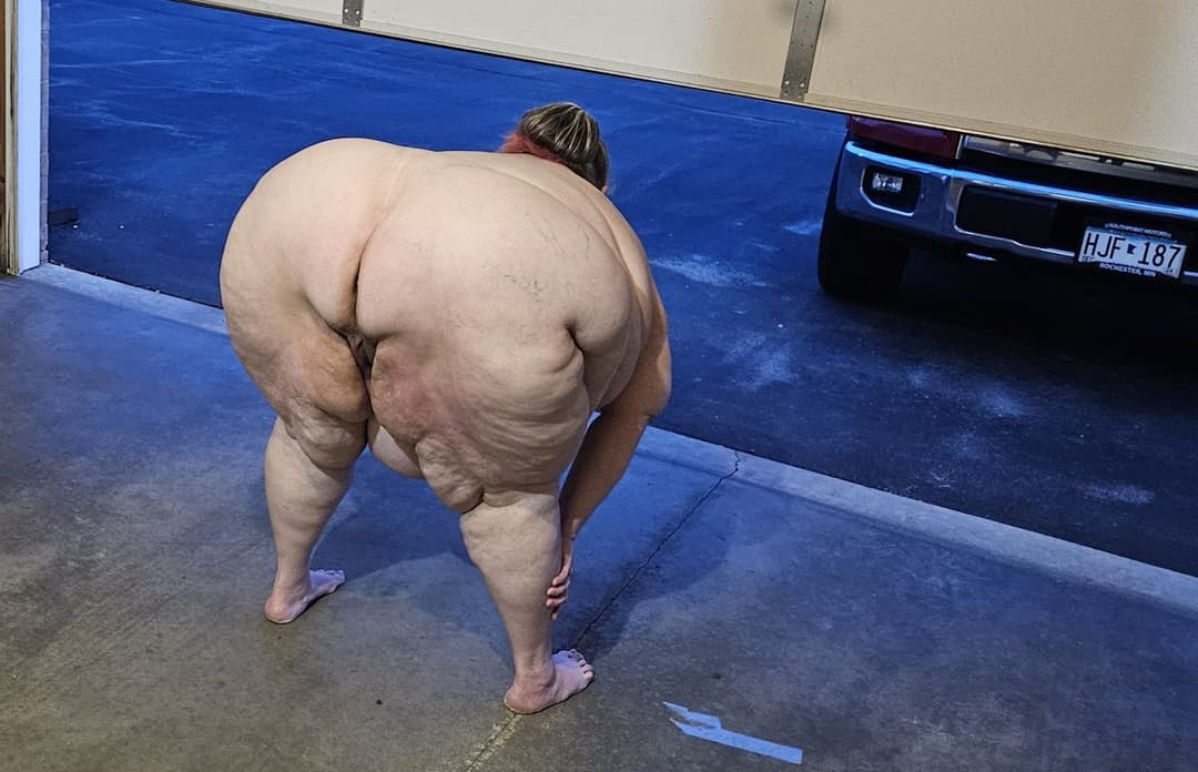 Nasty Public Fat Bitch Aprill Thompson is addicted to BBC