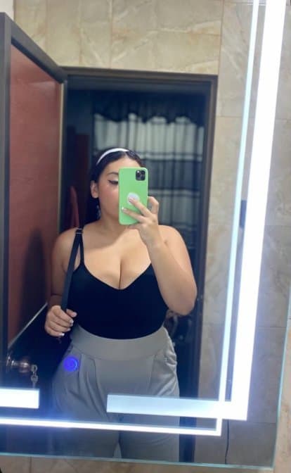 Young girl with Giants tits