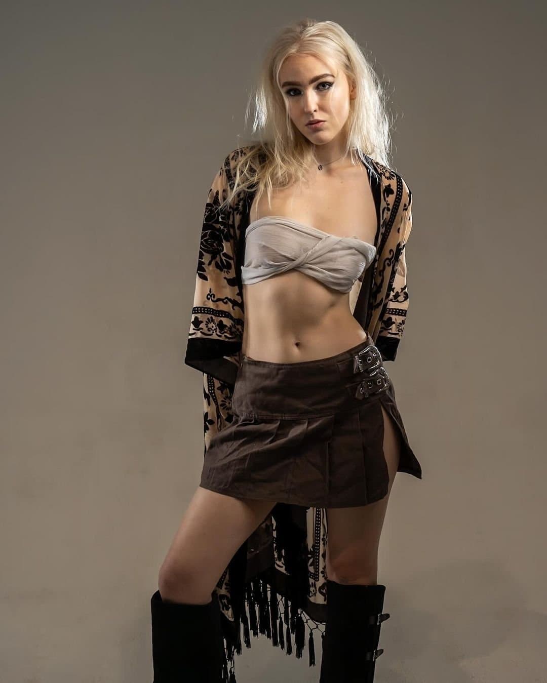 Amateur model friend slutty pics leaked, see through, handbra, topless.