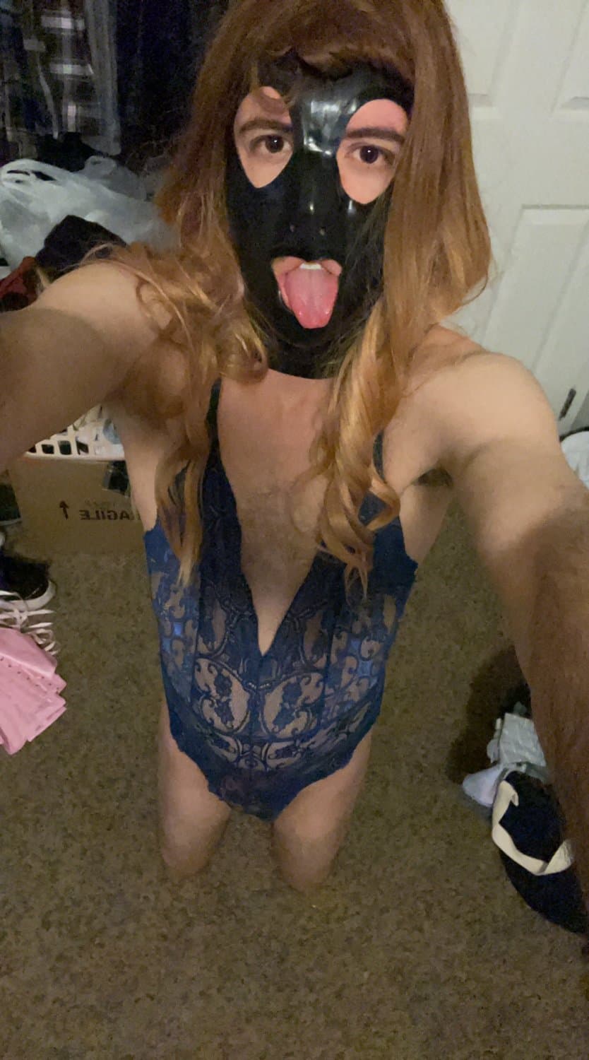 Click to view full size Sissy Roxie