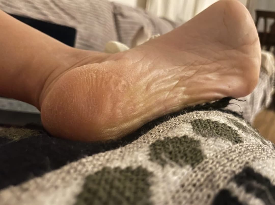 Hot Arches of Turkish Flight Attendant