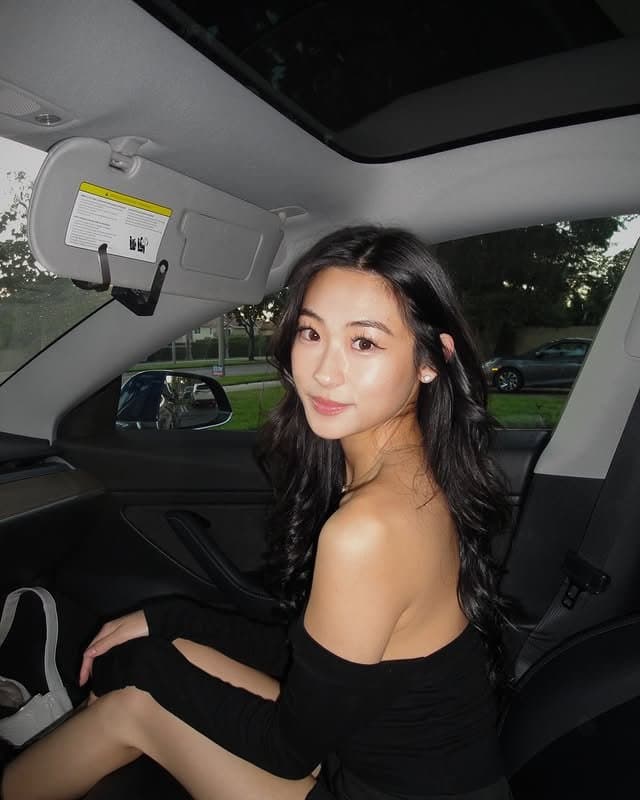 Sexy petite ABG teen Pauline