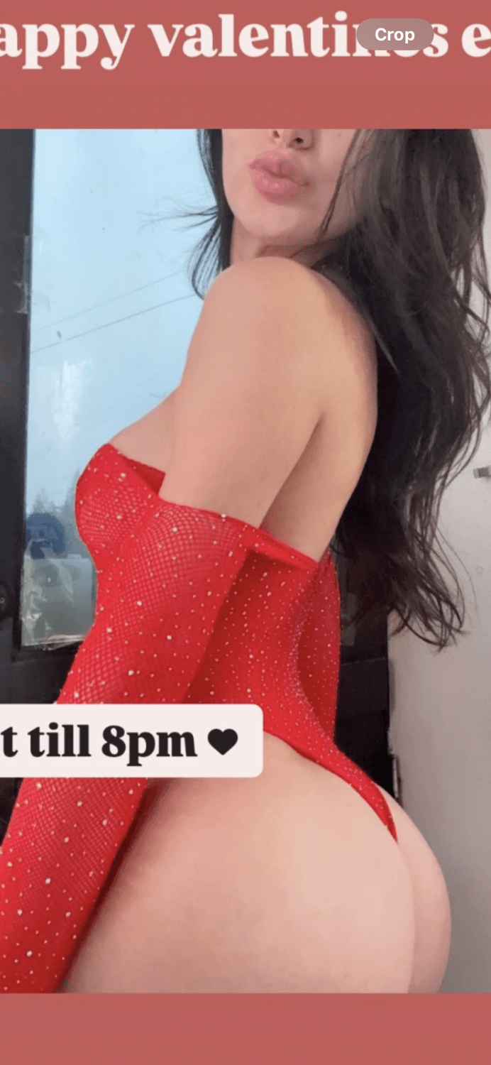 Bikini barista Harlot Caylor Caybae Cienna Navarro selling herself at coffee stand