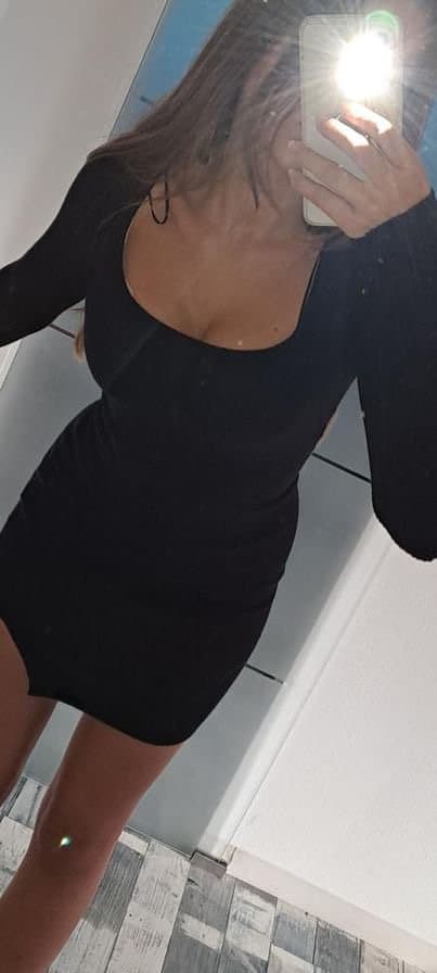 German sub Johanna - perky tits, slim body, smooth pussy