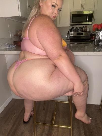 HUGE ASS BOOTY pawg bbw milf mom JELLO