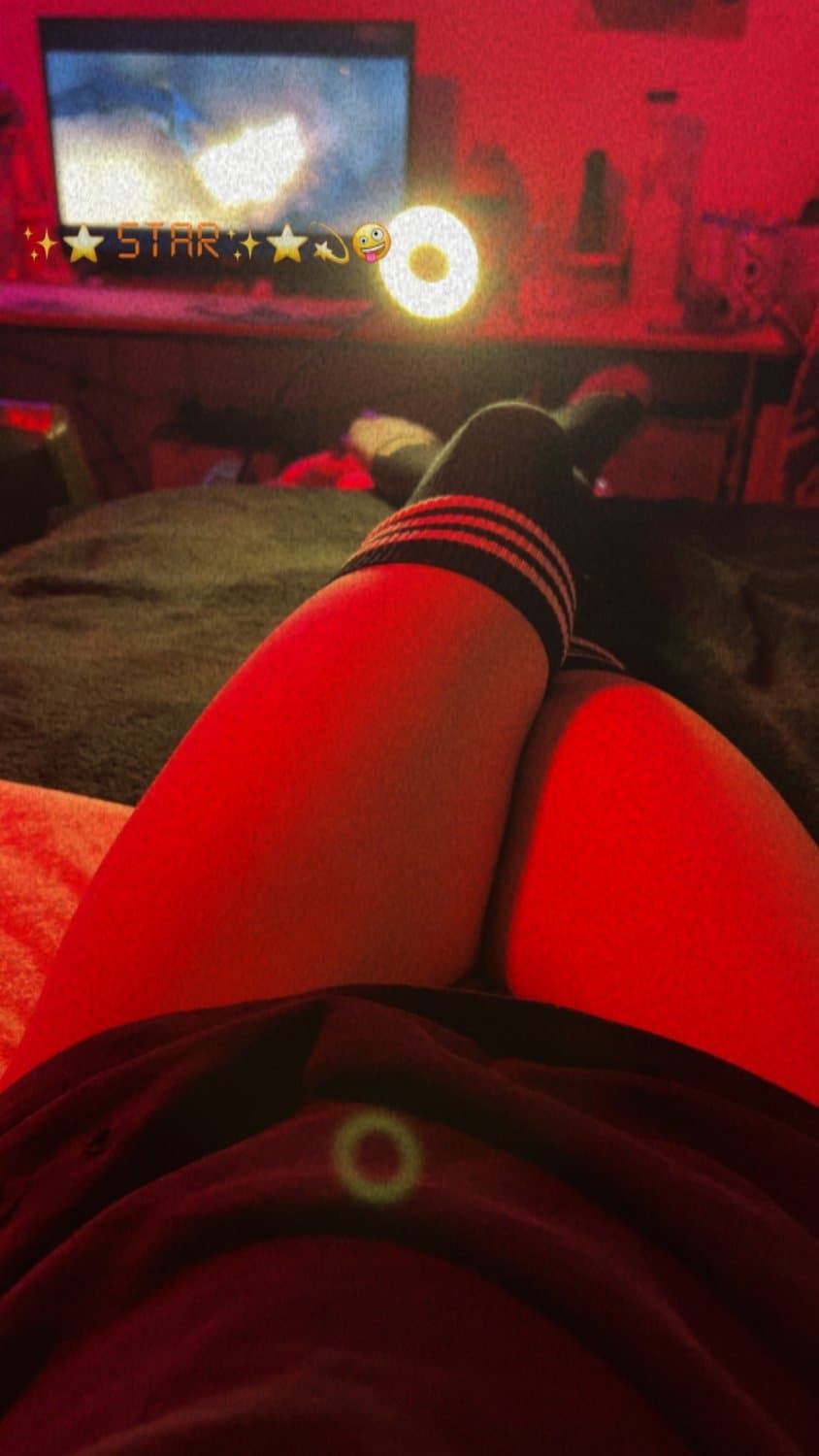 Bored trans fem got bored and needs your help ???