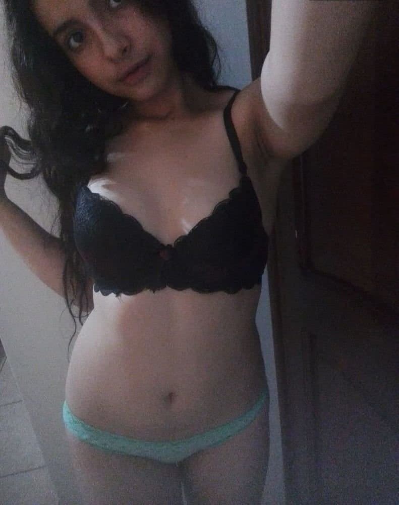 Recopilacion de filtradas al priv ecuatorianas delgadas y putas