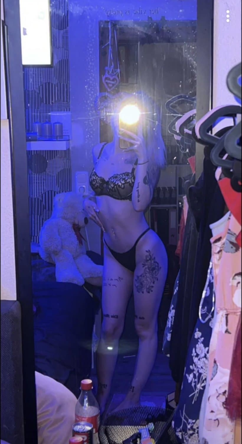 Click to view full size Sexy German slut Jennifer pt. 5