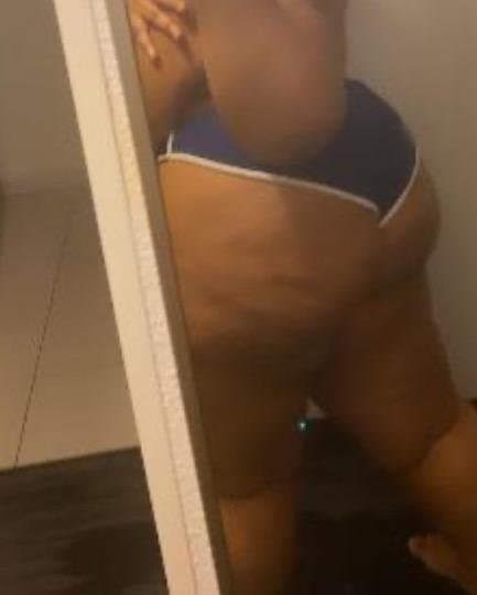 Click to view full size Big beautiful thick and busty ebony bbw milf mom big booty left her phone unlocked