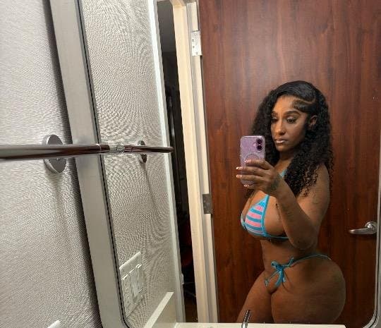 Los Angeles Crip Thot Sell Pussy State to State; Moved Near Hollywood, Florida