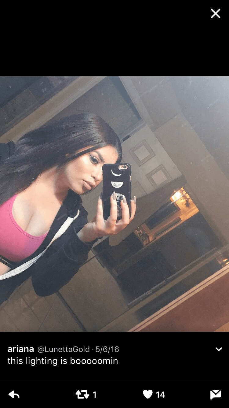 Lunetta gold (Vegas) shows her BJ skills on hairbrush