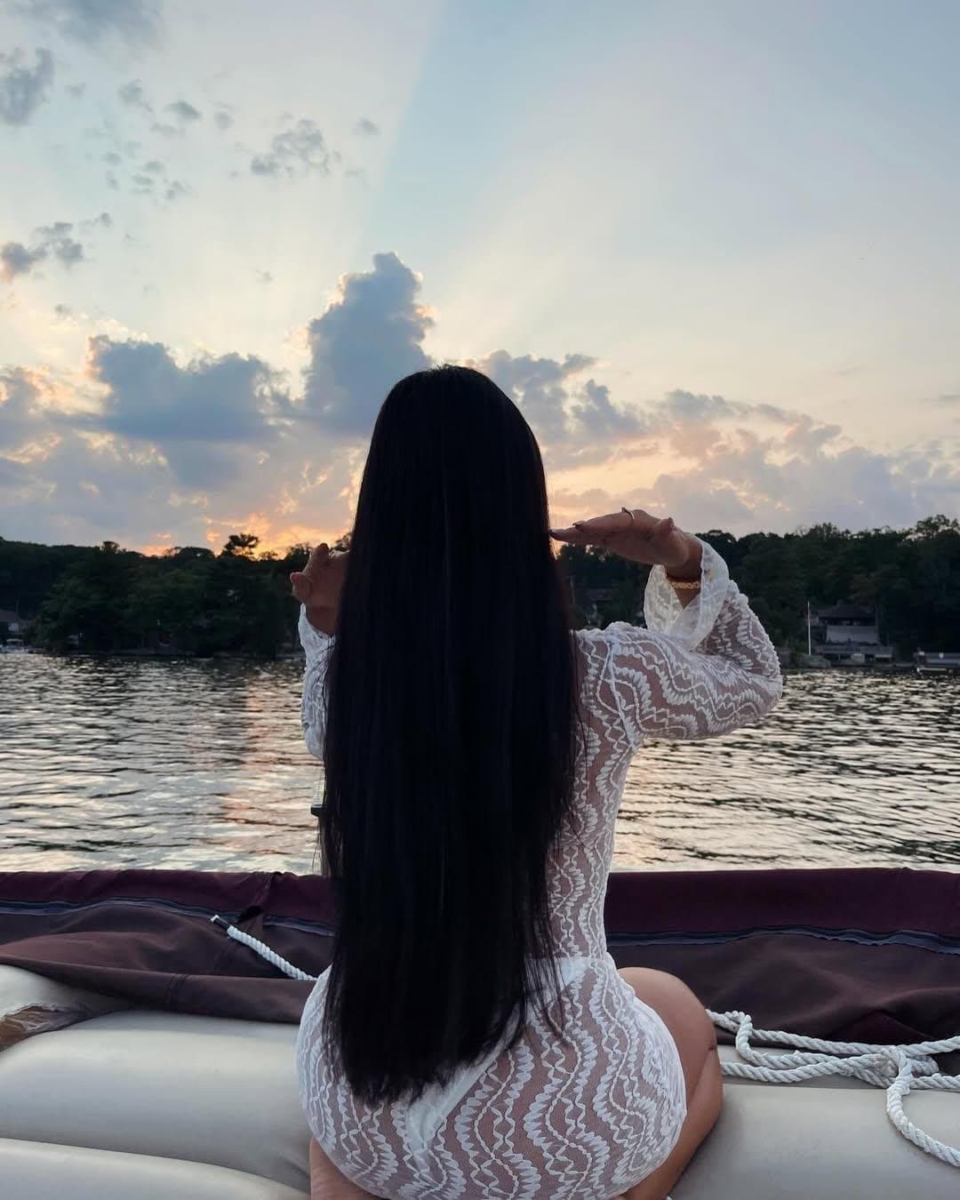 5ft Petite Laitna Francesca. Size 6 feet