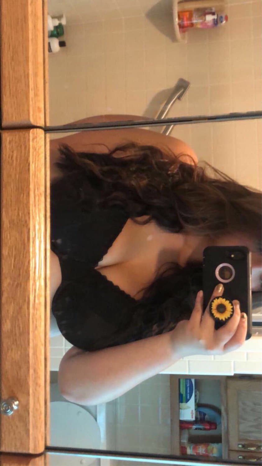 Tess.Lynn._ ig / Tessla Lynn Davis titties