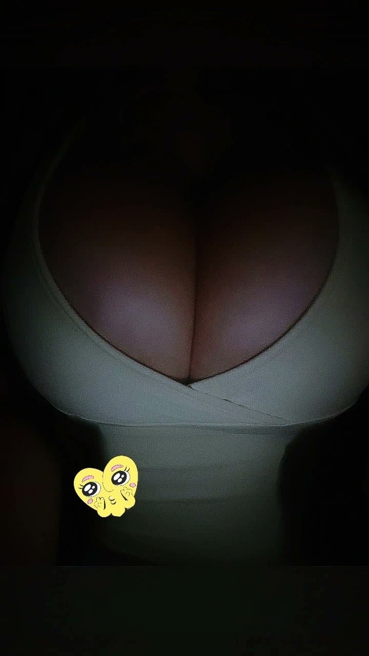 huge boobs slut leaked